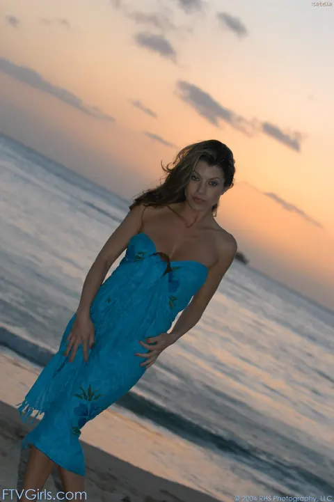 Isabella Camille: Brunette Flashes Her Natural Tits and Shaved Pussy on the Beach – photo 14 of 20