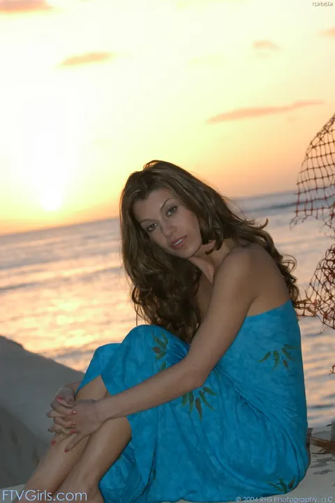Isabella Camille: Brunette Flashes Her Natural Tits and Shaved Pussy on the Beach – photo 13 of 20