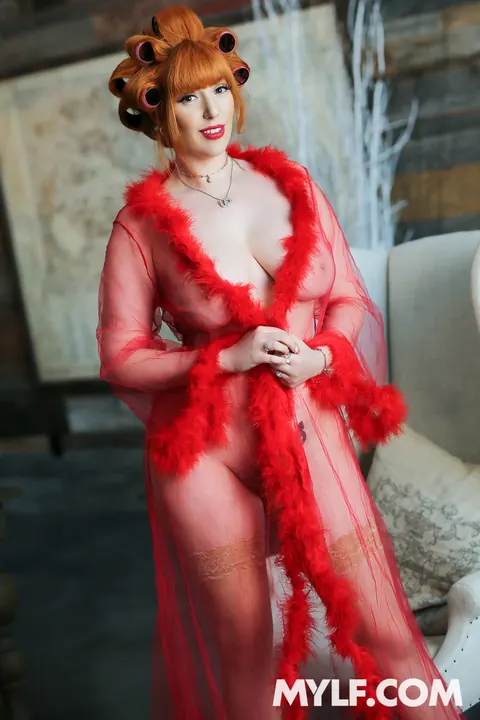 Aaliyah Love: Pale Redhead MILFs Strip Nude Outdoors in Heels – photo 11 of 20