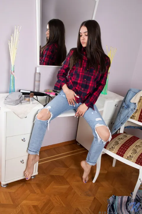 Sirena Spilona: Petite Russian Brunette Strips Out of Her Jeans and Panties – photo 1 of 21