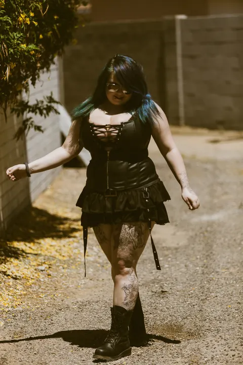 BBW Strips Out of Her Lingerie and Skirt Outdoors – photo 4 of 21