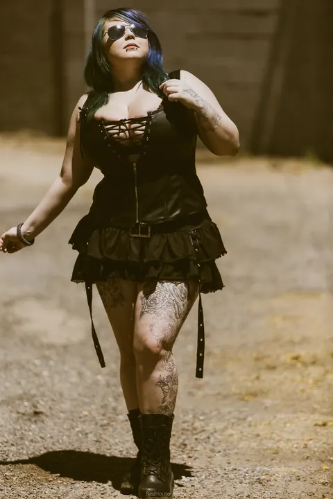 BBW Strips Out of Her Lingerie and Skirt Outdoors – photo 13 of 21