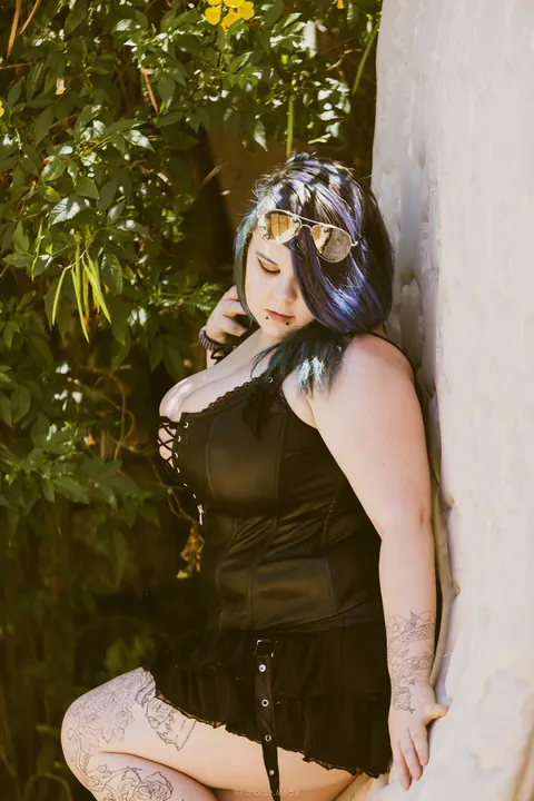 BBW Strips Out of Her Lingerie and Skirt Outdoors – photo 18 of 21
