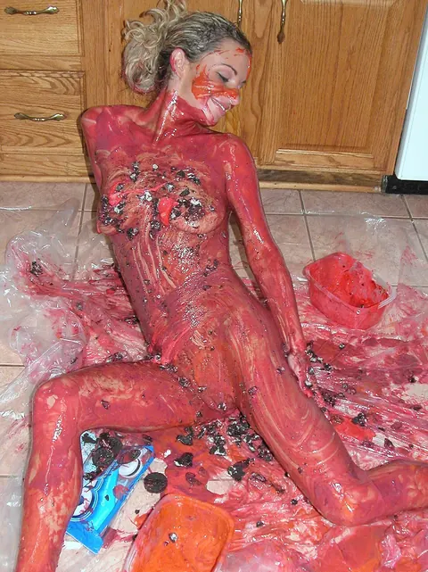 Petite MILF Covers Herself in Cake Batter in the Kitchen – photo 21 of 21