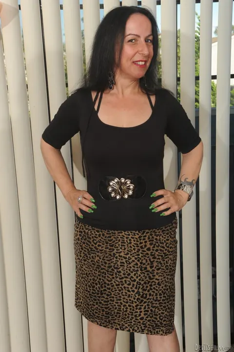 Nina Swiss: Busty Mature Brunette Poses in Lingerie and Skirt – photo 4 of 21