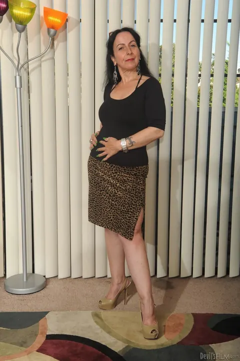 Nina Swiss: Busty Mature Brunette Poses in Lingerie and Skirt – photo 2 of 21