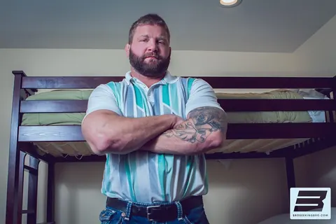 Thick Man with Big Ass Kisses, Sucks Cock and Takes Anal – photo 4 of 21