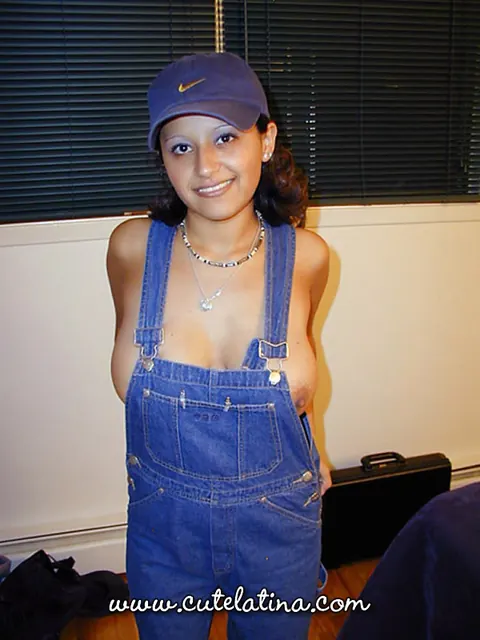 Latina in Jeans Uncovers Her Big Tits and Spreads Her Pussy – photo 1 of 15