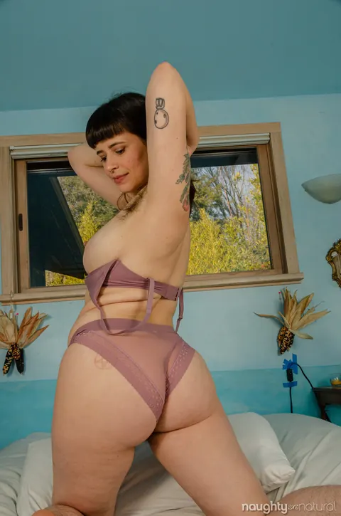 Busty BBW Shows Off Her Hairy Pussy and Tattoos – photo 9 of 21