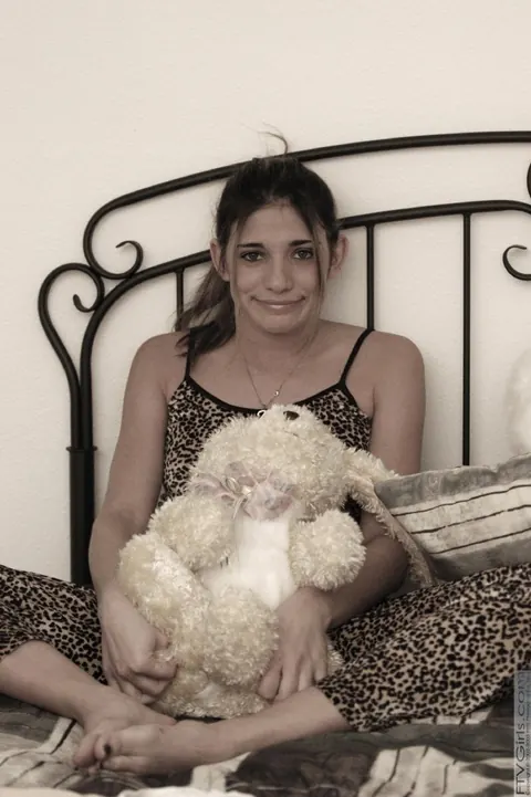 Petite Amateur Spreads Her Pussy and Takes a Dildo Deep – photo 1 of 21