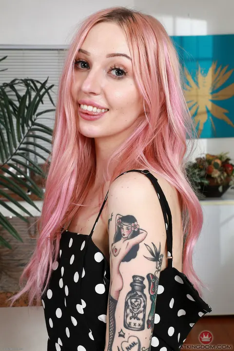 Harper Madi: Slim Tattooed Woman Spreads Her Ass for Anal Close-Ups – photo 7 of 21