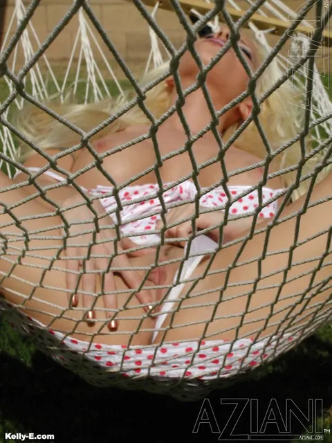 Kelly Erickson: Blonde with Enhanced Tits Fingers Her Pussy Outdoors – photo 11 of 21