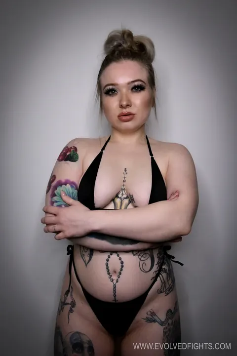 Kaiia Eve: Tattooed Petite Brunette Sucks Cock Before Getting Fucked – photo 2 of 21