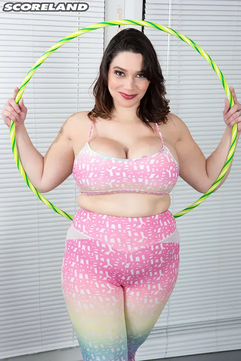 Brooklyn Springvalley: BBW Shows Her Big Tits and Ass in Yoga Pants – photo 2 of 16