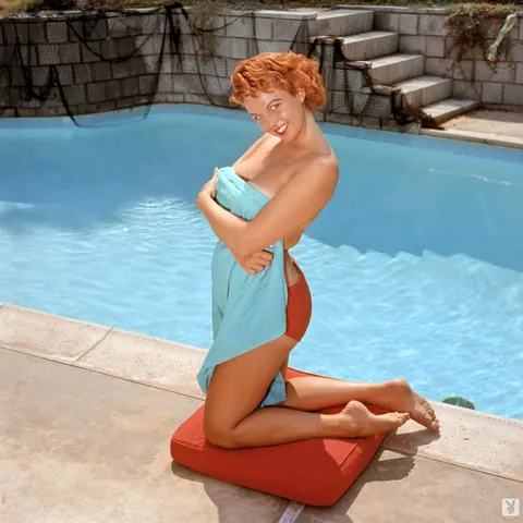 Lynn Turner: Redhead with Big Natural Tits Poses Nude in the Open Air – photo 4 of 11