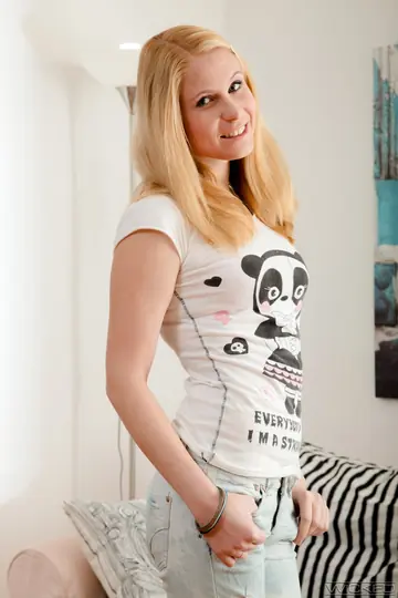 Blonde in Jeans Gives a Blowjob and Takes Anal Doggy for a Creampie
