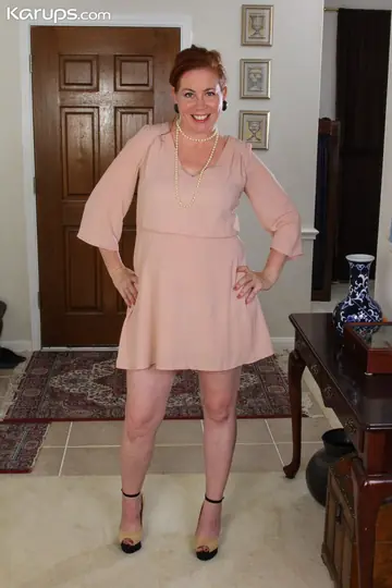 Pale Redhead MILF Uses a Toy on Her Pussy