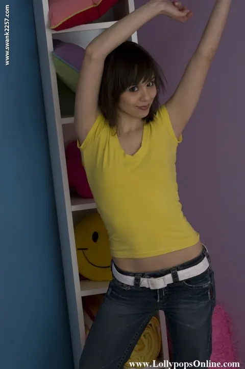 Ariel Rebel: Petite Russian MILF Strips Out of Her Jeans and Top – photo 1 of 20