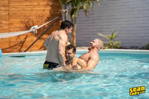 Hairy Men Kiss and Fuck Poolside in a Group Session – photo 11 of 21