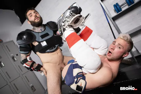 Guy Gets Creampied After Deep Kissing – photo 14 of 20