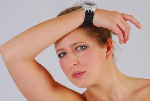 Redhead Amateur in Pigtails Shows Her Scuba Watch in Jeans – photo 11 of 16