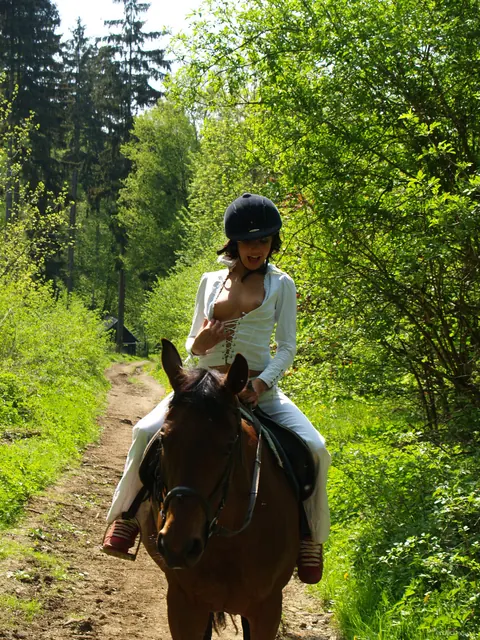 Joan White: Slim Polish MILF Strips Naked Outdoors by a Horse – photo 2 of 21