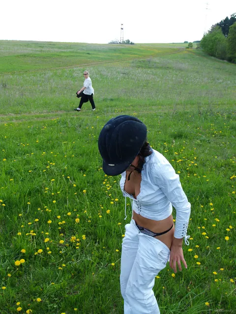Joan White: Slim Polish MILF Strips Naked Outdoors by a Horse – photo 4 of 21