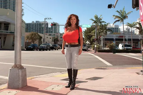 Minka: Korean MILF Spreads Her Legs Outdoors in Boots – photo 6 of 16