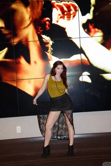 Jazz Reilly – Pale Redhead MILF in Boots Lifts Her Hem
