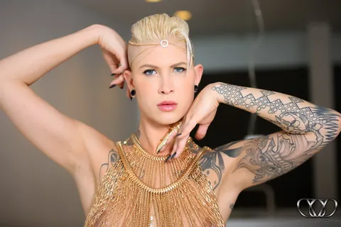 Busty Trans Woman Poses Fully Nude and Shows Her Cock – photo 11 of 12