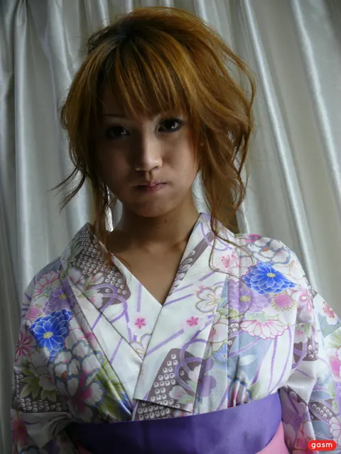 Yuki Mizuho: Japanese Redhead in a Uniform Skirt Poses for the Camera – photo 11 of 15