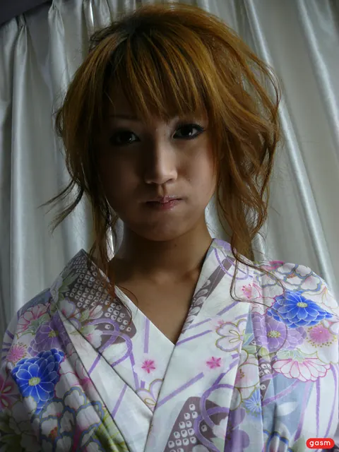 Yuki Mizuho: Japanese Redhead in a Uniform Skirt Poses for the Camera – photo 12 of 15