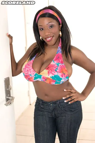 Ebony MILF in a Bikini Gives a Handjob