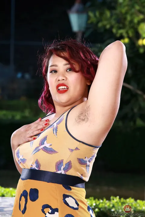 Asian BBW Spreads Her Hairy Pussy Outdoors – photo 2 of 21