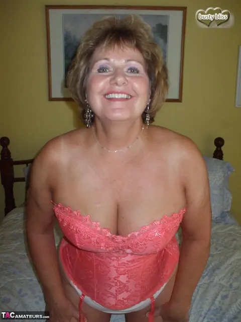 Bustybliss: Curvy MILF Frees Big Tits from Corset for Sex – photo 7 of 20