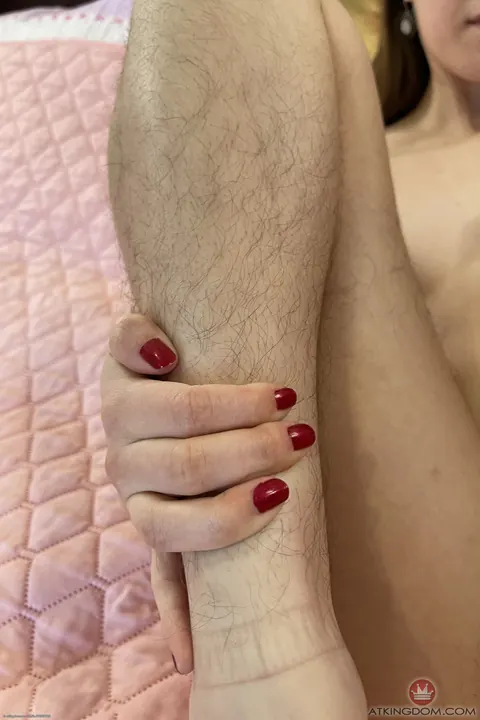 Sia Wood: Slim Amateur Brunette Spreads Her Hairy Pussy Wide – photo 13 of 21