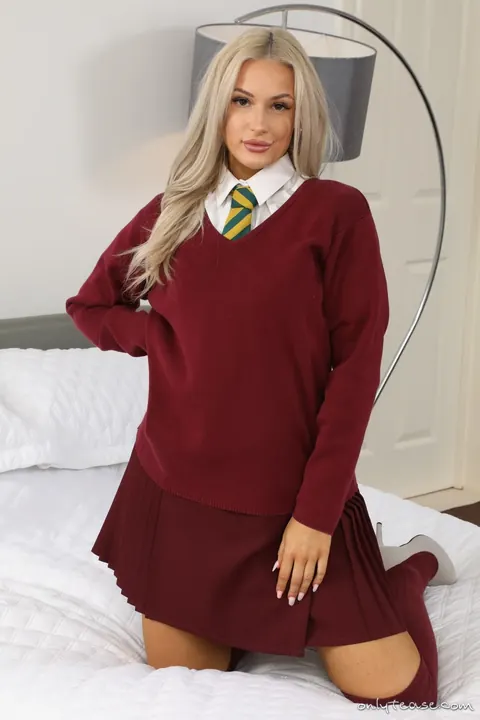 Thick Blonde Reveals White Panties Under Uniform Skirt – photo 1 of 16
