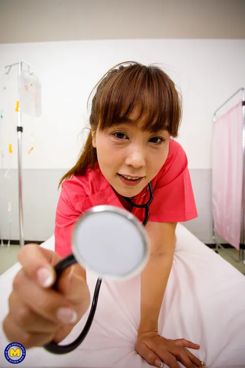 Shoko Chiba: Mature Japanese Nurse Strips Nude and Spreads – photo 15 of 20