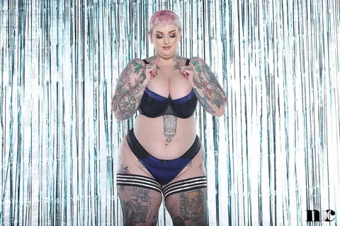 Galda Lou: BBW with Big Tits Strips Out of Her Lingerie and Boots – photo 6 of 21