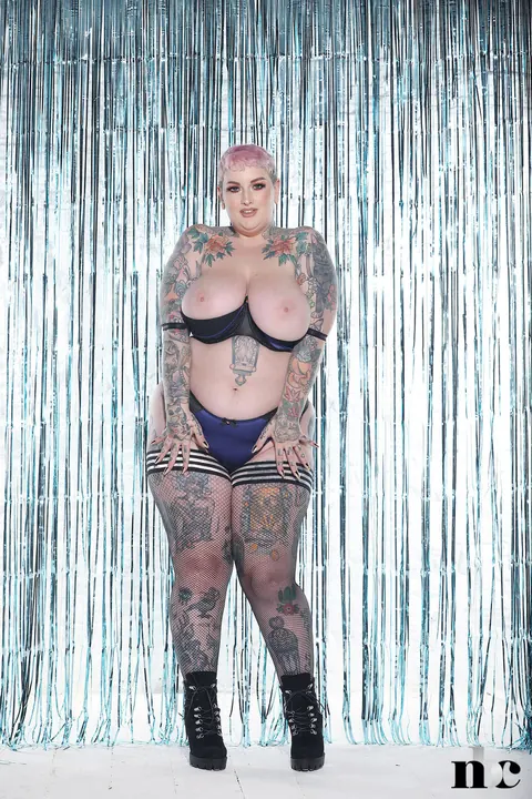 Galda Lou: BBW with Big Tits Strips Out of Her Lingerie and Boots – photo 8 of 21