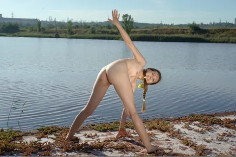 Hrizantema: PAWG Brunette in Pigtails Spreads Her Pussy on the Beach – photo 14 of 21