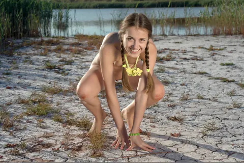 Hrizantema: PAWG Brunette in Pigtails Spreads Her Pussy on the Beach – photo 5 of 21