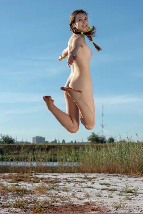Hrizantema: PAWG Brunette in Pigtails Spreads Her Pussy on the Beach – photo 10 of 21