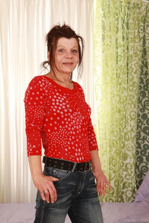 Thick Russian MILF Shows Her Hairy Pussy and Takes a Creampie – photo 1 of 18