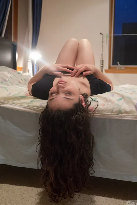 Eva Sedona: Brunette Latina in Panties, Socks and Glasses Flashes in Public – photo 10 of 11