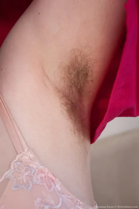 Romana Sweet: Mature Czech Brunette Fingers Her Hairy Pussy – photo 6 of 18