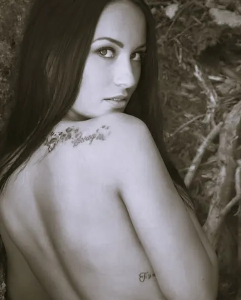 Woman in Lingerie Strips Nude and Poses Slowly – photo 8 of 16