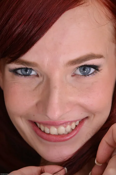 Leila Smith: Czech Redhead in a Skirt Spreads Her Pussy – photo 21 of 21