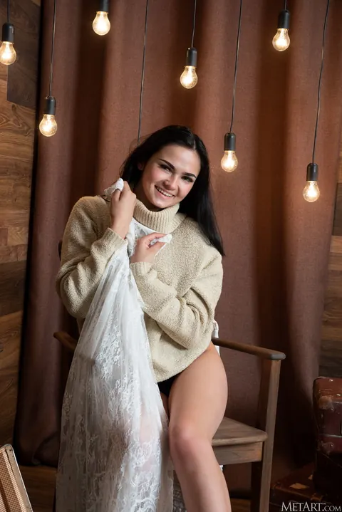 Ukrainian Brunette Turns Nude to Display Her Body – photo 1 of 21
