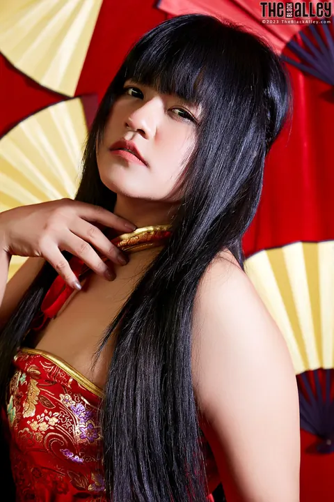 Asian BBW Spreads Her Shaved Pussy and Uses a Dildo – photo 3 of 16